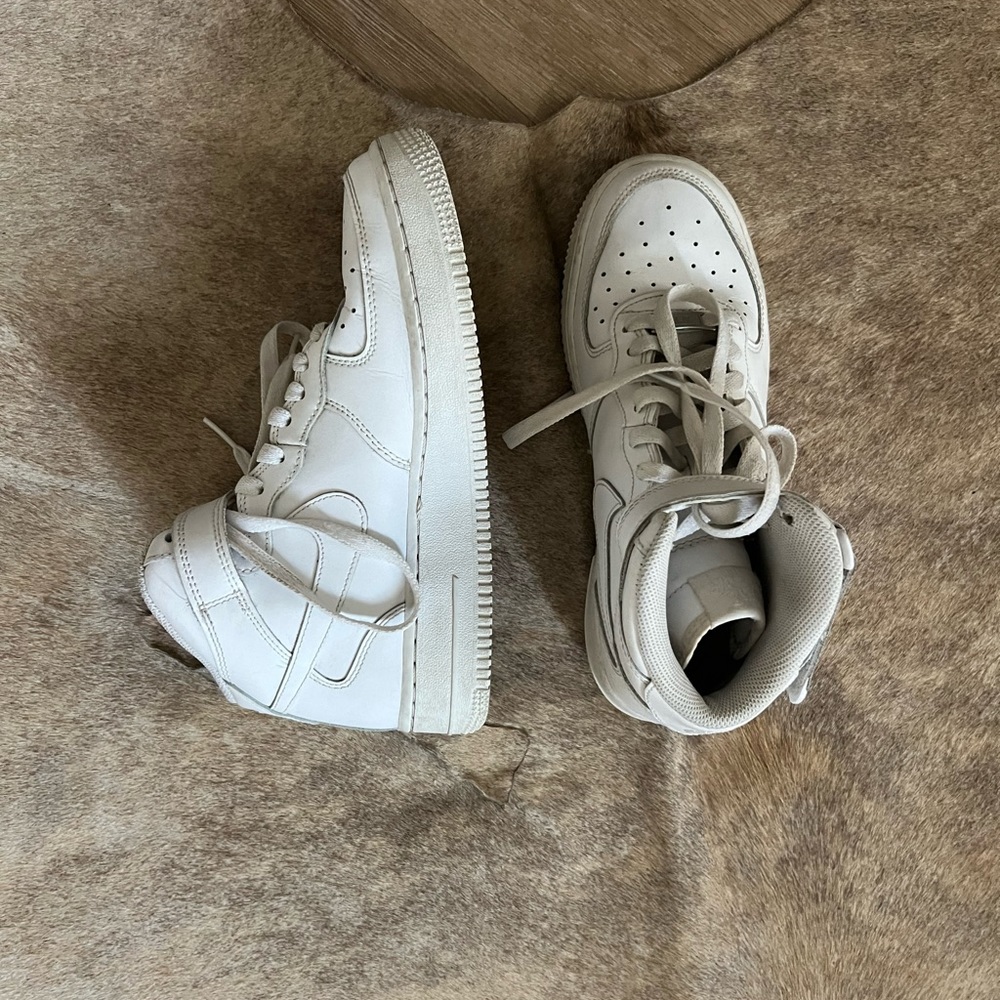 Air Force one’s high size 6.5Y/ 8 wmns